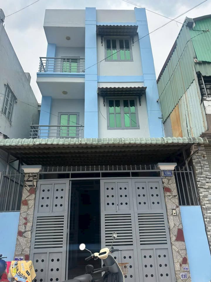 Nhà phố mặt tiền D11, KDC Vietsing, 100m² giá 5 tỷ - Kinh doanh thuận lợi!