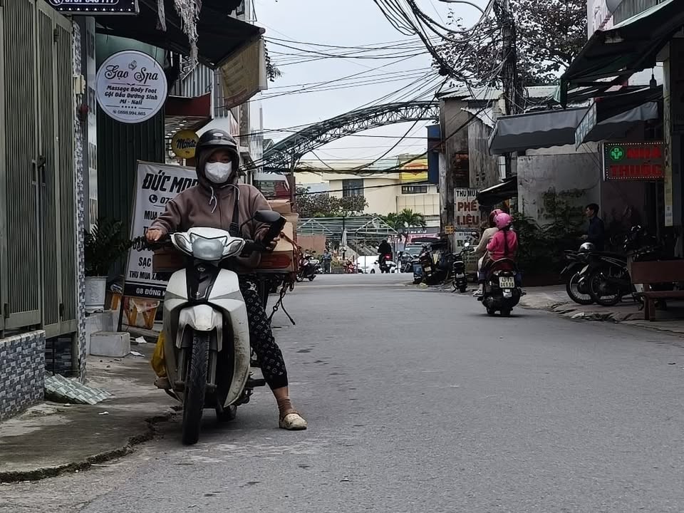 Nhà 4 tầng mặt tiền Đồng Kè 212m² giá 12,9 tỷ - Kinh doanh sầm uất, dòng tiền ổn định!