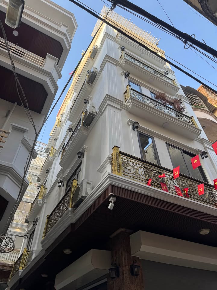 Nhà phố Trần Cung, Bắc Từ Liêm 138m² giá 9 tỷ - Lô góc thoáng sáng, sổ đỏ chính chủ!