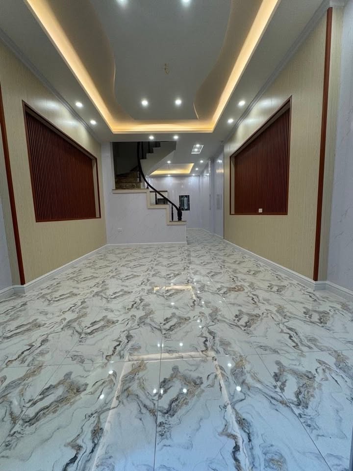 Nhà 41m² Vincom Tây Mỗ 7.7 tỷ - Mới đẹp, tiện ích đầy đủ!