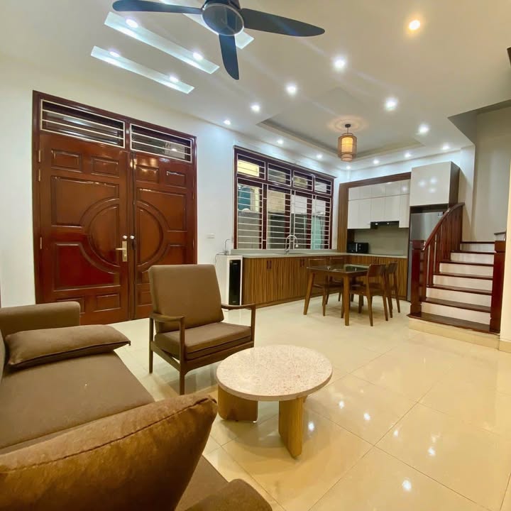 Nhà 5 tầng Ngõ Văn Tiến Dũng, Quận Nam Từ Liêm, 36m² giá 6 tỷ - Thiết kế hiện đại, Full nội thất!