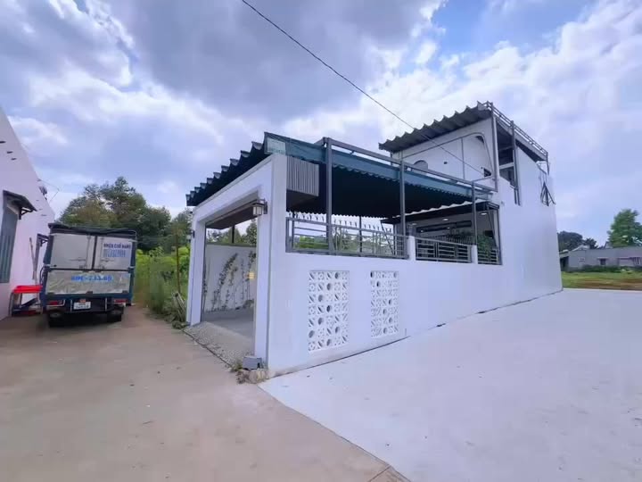 Nhà riêng tại Xã Hàng Gòn, 100m², giá 1.85 tỷ - Chính chủ, thương lượng ngay!