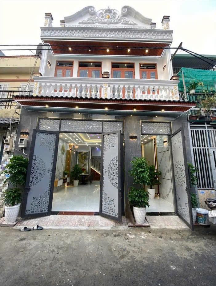 Nhà riêng Bình Thạnh 120m² giá 7 tỷ - Đường D2 sầm uất, ô tô vào tận nơi!