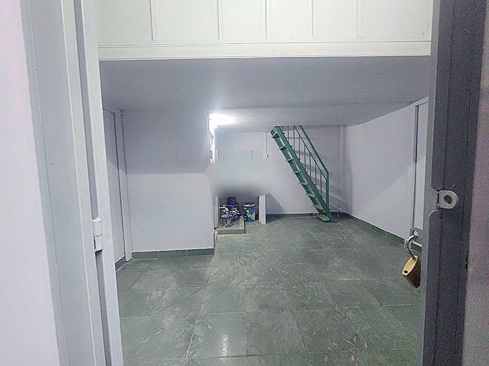 Nhà cho thuê hẻm Thoại Ngọc Hầu, Tân Phú 20m² giá 5 triệu - Phù hợp cho gia đình nhỏ!