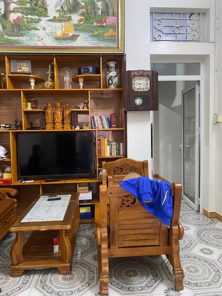 Nhà phố Hoàng Văn Thụ, 68m² giá 3,xx tỷ - Ngõ ô tô thuận tiện!