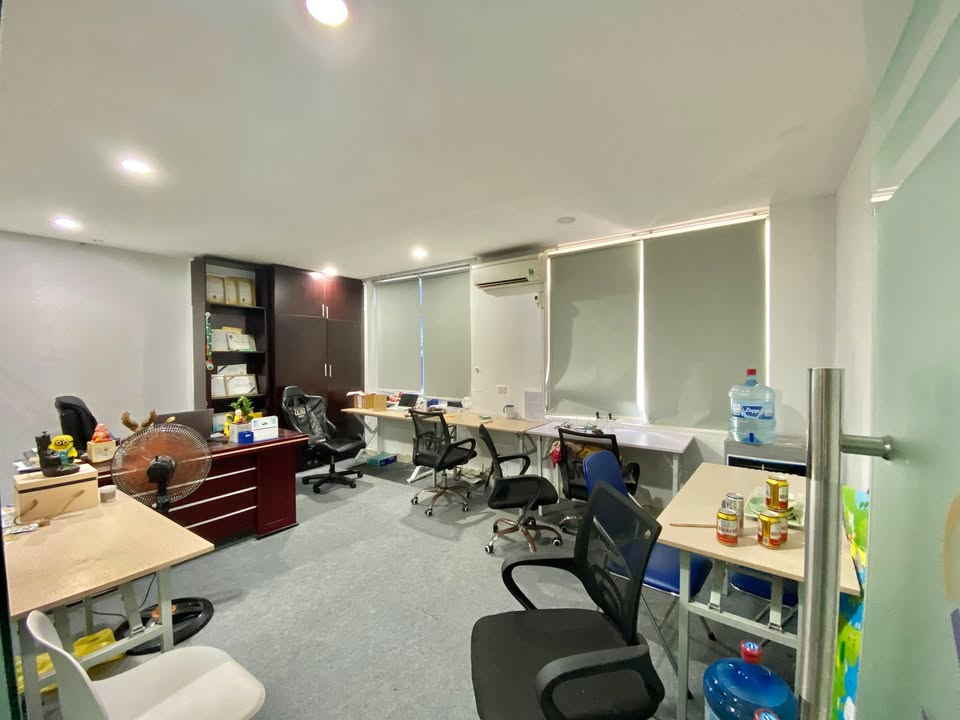 Văn phòng cho thuê Nguyễn Xiển, Thanh Xuân 70m² giá 12 triệu - Không gian làm việc lý tưởng!