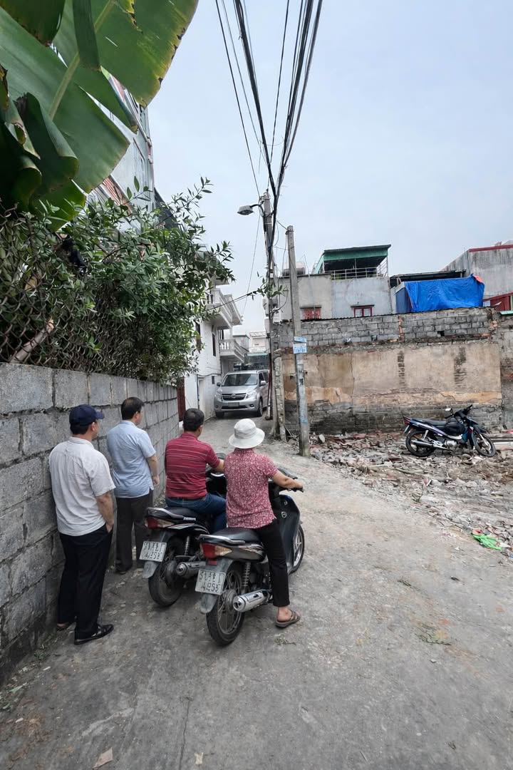 Đất nền liền kề tại Quy Tức Kiến An 41m² giá 1.5 tỷ - Vị trí đẹp, ô tô vào tận nơi!