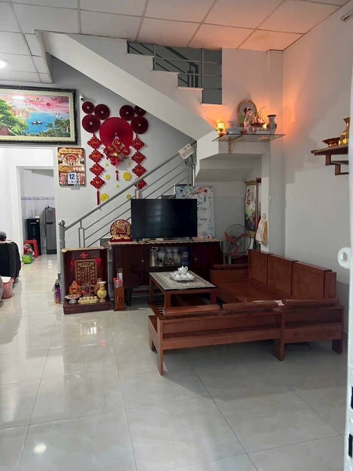 Cho thuê nhà hẻm xe hơi Lê Đình Thám Tân Phú 49m² giá 12 triệu - Phù hợp gia đình hoặc kinh doanh!