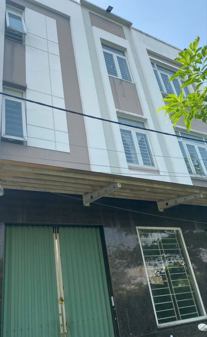 Nhà cho thuê hẻm xe hơi Nguyễn Hữu Tiến, Tân Phú 60m² giá 12 triệu - Thích hợp cho gia đình lớn!