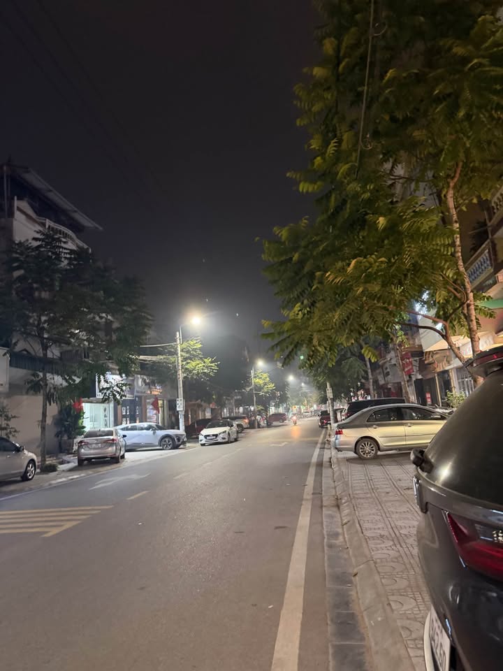 Bán FrontHouse Hàn Thuyên, Việt Trì 72m² giá 7.6 tỷ - Kinh doanh sầm uất!