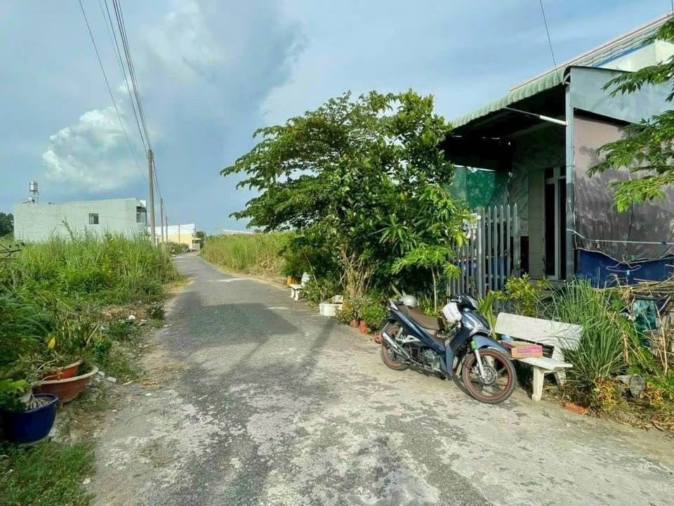 Đất nền KDC Văn Phòng Đăng Ký Đất, Long Xuyên 95.9m² giá 790 triệu - Cơ hội đầu tư hấp dẫn!