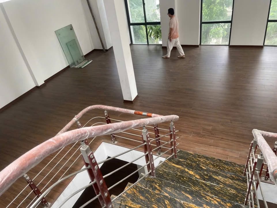 Cho thuê Nhà Liền Kề Lô Góc Geleximco 155m² giá 28 triệu - Thiết kế thông sàn, kinh doanh lý tưởng!