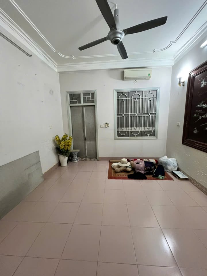 Cho thuê nhà 2 mặt tiền La Nội 40m² giá 10 triệu - Ô tô đỗ cửa thuận tiện!