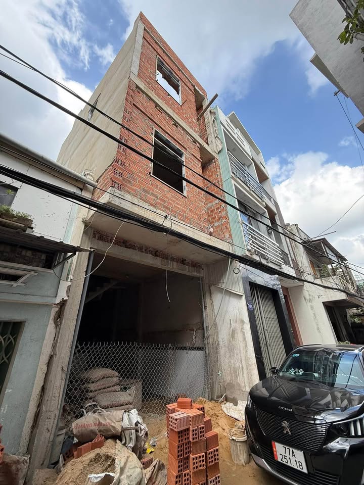 Nhà 3 tầng chính chủ 749/10 Trần Hưng Đạo, 34m² giá 3.25 tỷ - Vị trí kinh doanh đắc địa!