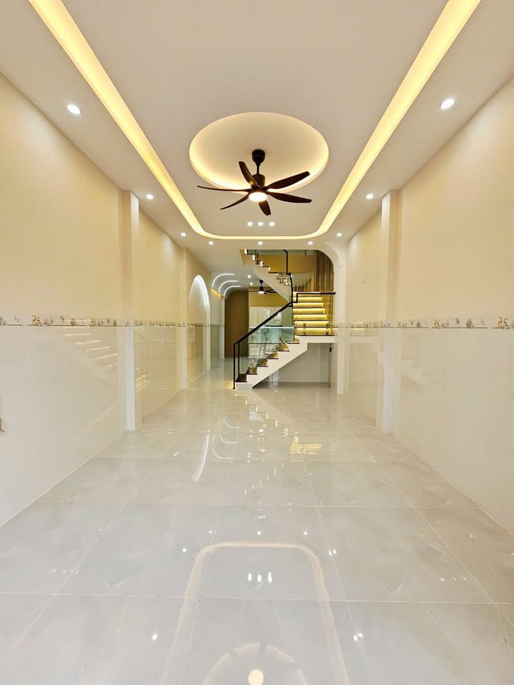 Nhà 3 tầng mặt tiền Lê Thanh Nghị 80m² giá 6.5 tỷ - Full nội thất sang trọng!