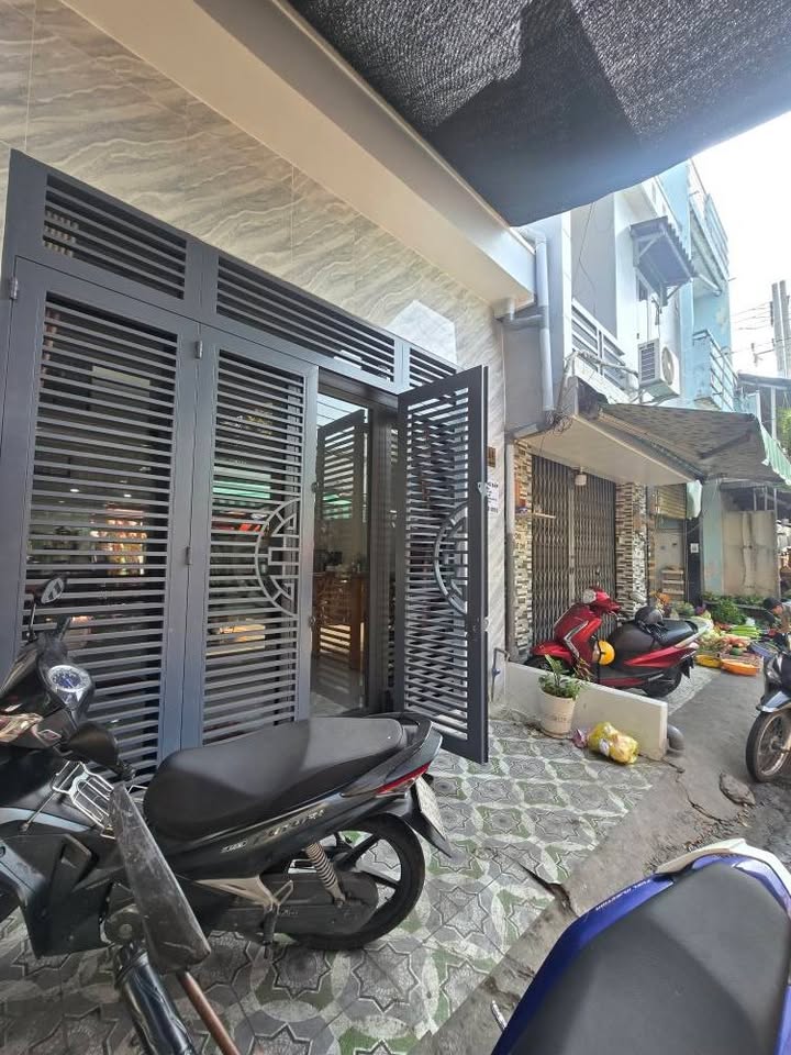 Nhà mặt tiền chợ C2 Phạm Hùng 69m² giá 4.2 tỷ - Kinh doanh sầm uất!