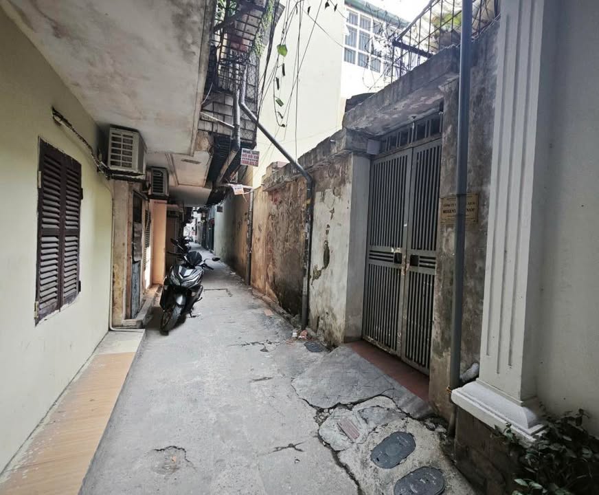 Đất nền Bạch Mai 41m² giá thỏa thuận - Khu vực đại học sầm uất!