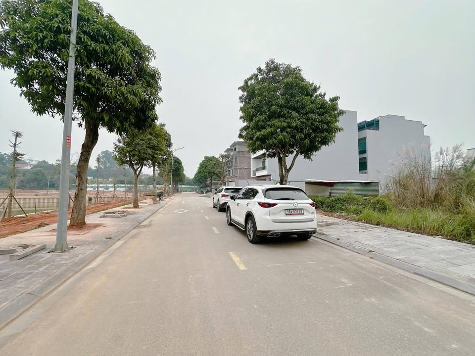 Đất nền khu đô thị Việt Séc Việt Trì 180m² giá 10.26 tỷ - Đường ô tô tránh, view hồ thoáng mát!