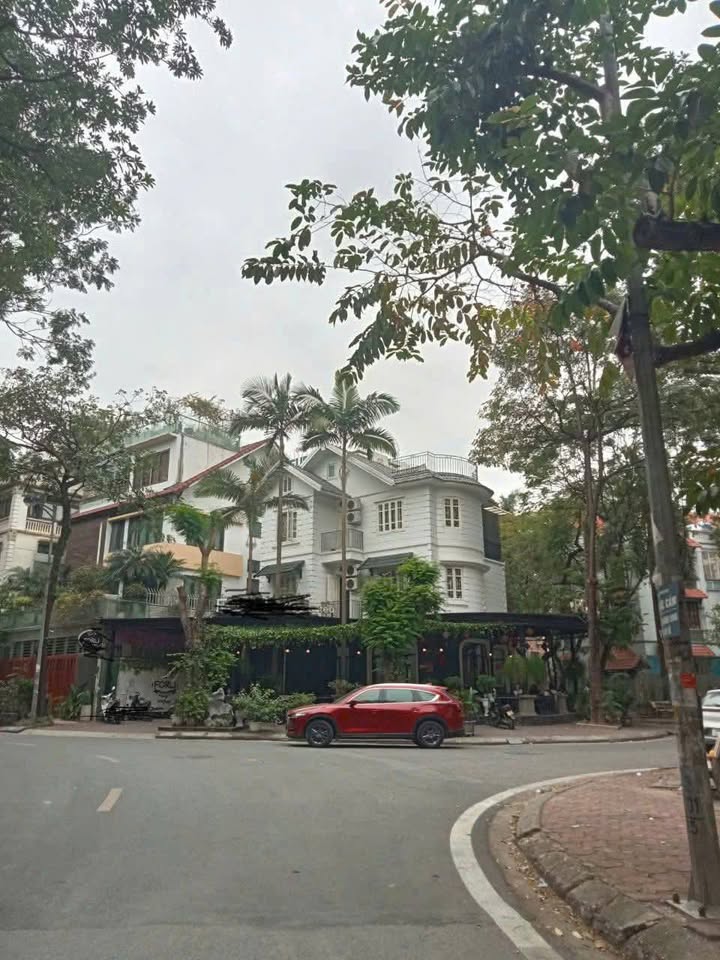 Biệt thự Pháp Vân 4 tầng lô góc cho thuê - Thích hợp kinh doanh ngay!