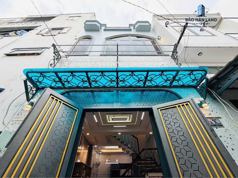 Nhà phố Trần Thánh Tông 33m² giá 5.2 tỷ - Full option, sẵn sàng ở ngay!