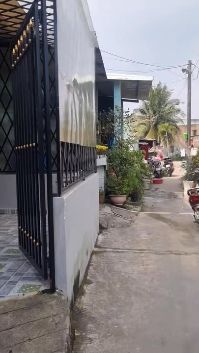 Nhà cấp 4 tại Bình Chánh 56m² giá 2,29 tỷ - Sổ hồng chính chủ, bớt chút lộc cho khách thiện chí!
