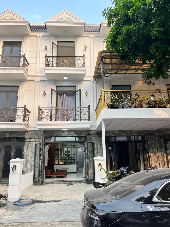 Nhà đẹp 72m² tại Phường Đông Hòa, TP Dĩ An - Sổ hồng riêng, giá 7 tỷ!