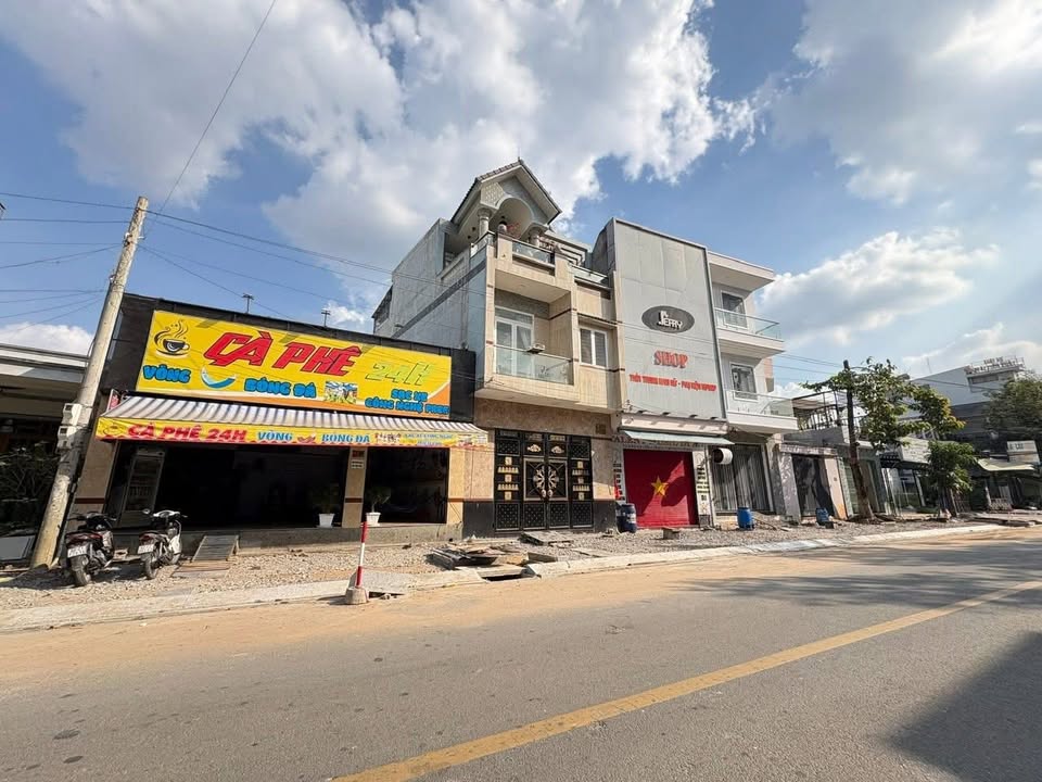 Nhà mặt tiền Nguyễn Trung Trực, TP Dĩ An 75m² giá 7.2 tỷ - Kinh doanh sầm uất!