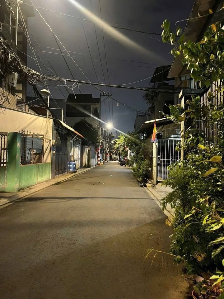 Nhà cho thuê 2 mặt tiền Đường 160, Thủ Đức, 104m² giá 7 triệu - Không gian thoáng đãng, xe hơi đỗ trước cửa!