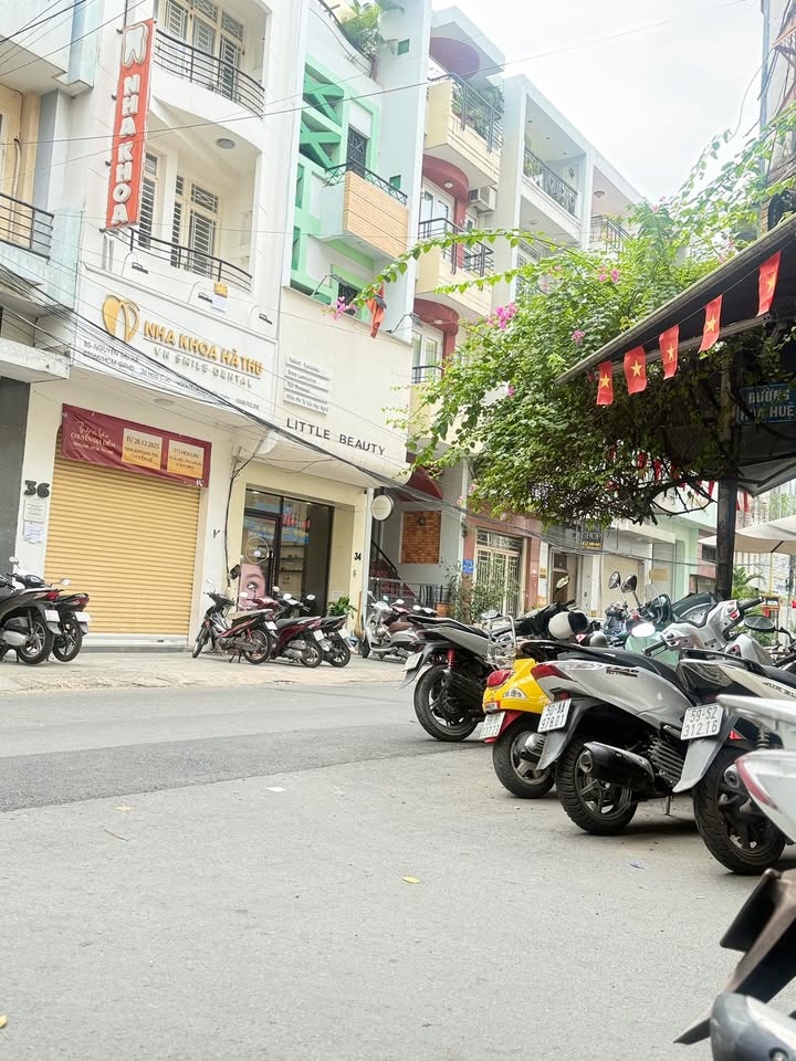 Nhà phố Phú Nhuận 225m² giá 17 tỷ - Kinh doanh tốt, nội thất mới 2025!