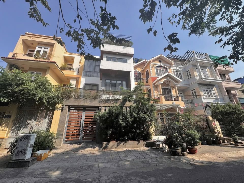 Nhà phố Bình Thạnh 126m² giá 21.99 tỷ - Phân lô biệt thự đẹp mắt!