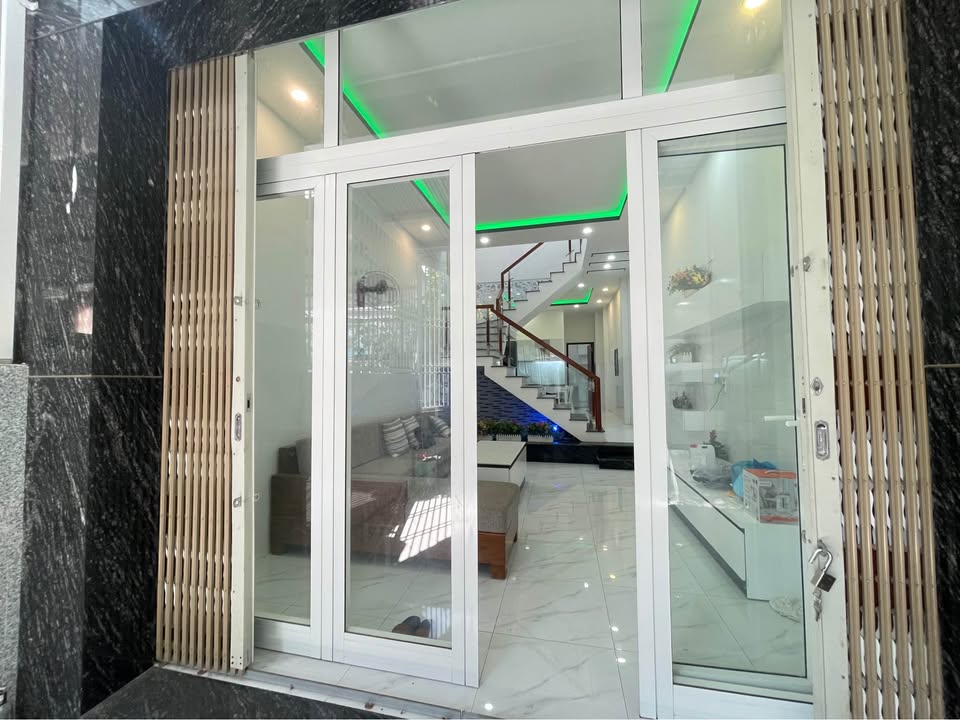 Nhà 2 Tầng Hẻm Ô Tô Đường Biển Tràn Phú Vĩnh Nguyên 90m² giá 5.5 tỷ - Sổ hồng chính chủ!