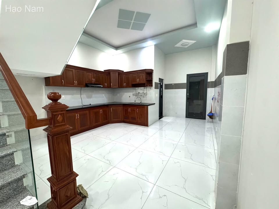 Nhà cho thuê đường Song Hành, Quận 12, 110m² giá 10 triệu - Phù hợp cho gia đình và văn phòng!