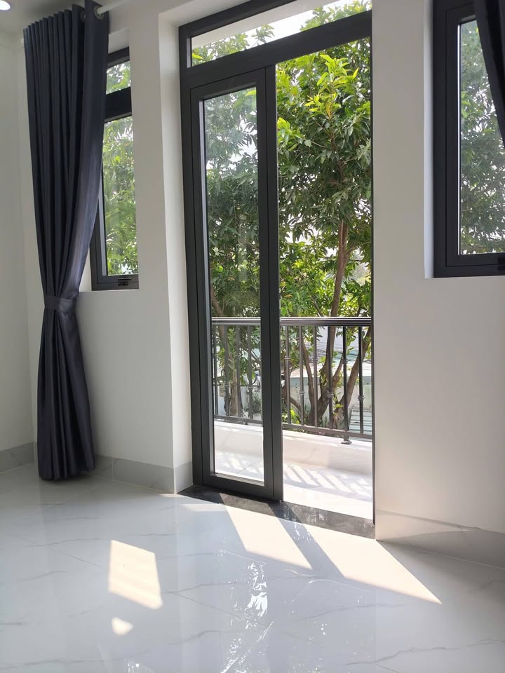 Nhà 2 tầng Hóc Môn 90m² giá 4.85 tỷ - Nội thất cao cấp, tiện nghi đầy đủ!