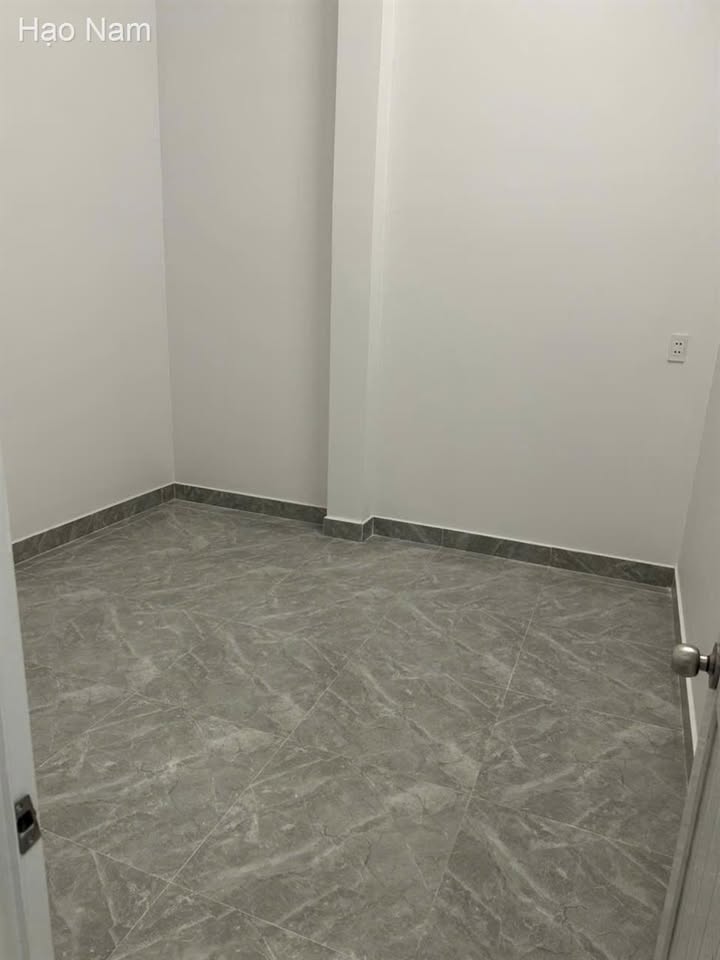 Nhà mặt tiền Hiệp Thành, Quận 12, 110m² giá 9 triệu - Sân rộng đậu ô tô!