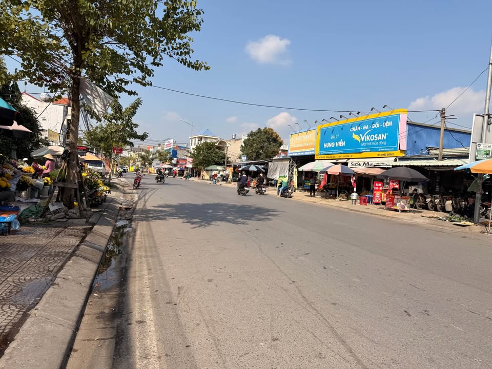 Bán đất mặt đường Máng Nước 104m² giá 13.x tỷ - Vị trí đắc địa, kinh doanh sầm uất!