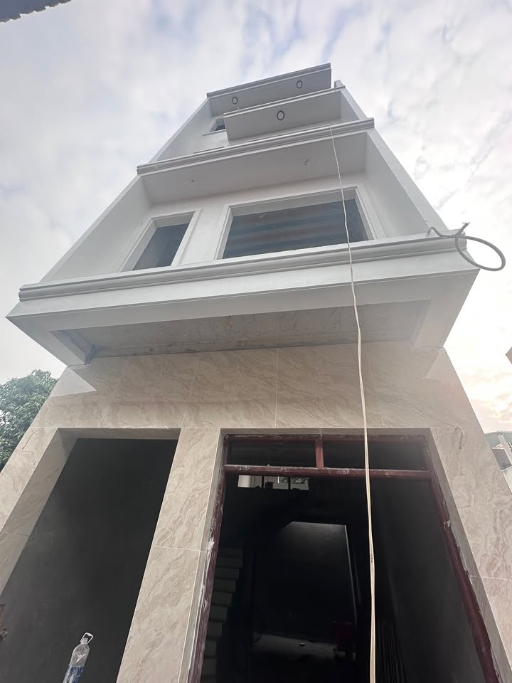 Nhà 4 tầng Đan Phượng, 40m² giá 4 tỷ - Sẵn sàng về ở đón Tết!