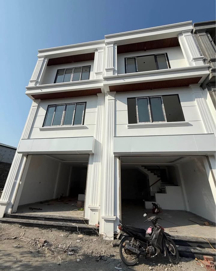 Nhà 3 tầng Phường Hà Trung 61m² giá 2.1 tỷ - Ô tô vào tận cửa!