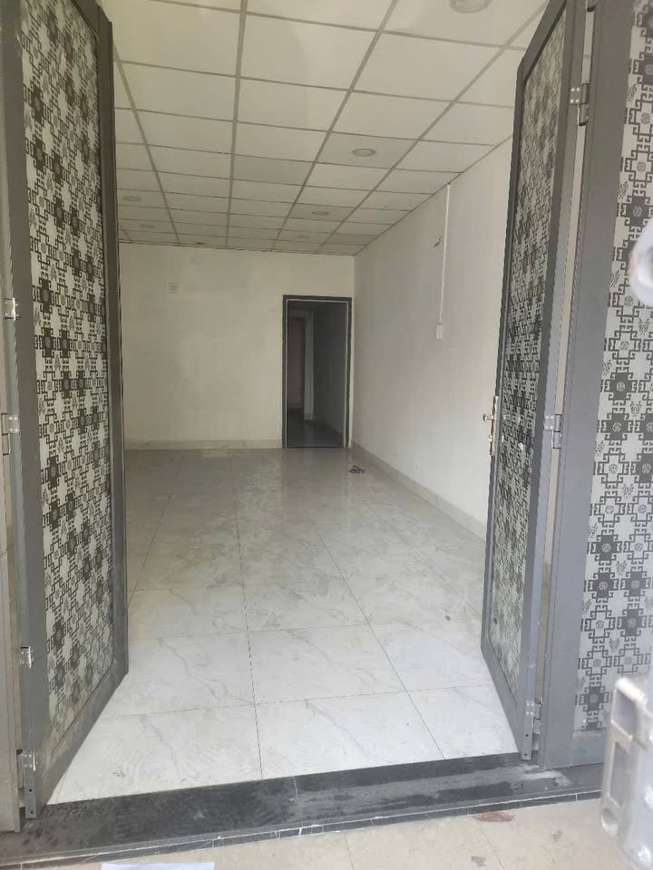 Nhà mặt tiền đường Phạm Thế Hiển, Quận 8, 64m² giá 10 triệu - Thích hợp kinh doanh!