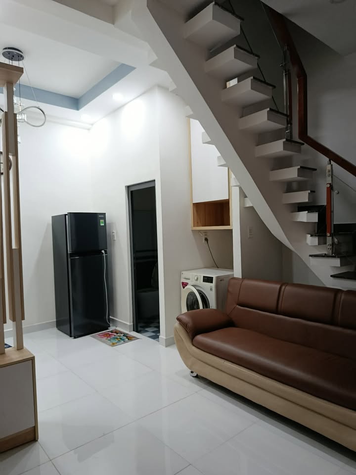 Nhà nguyên căn cho thuê tại Quận 8 - Đầy đủ nội thất chỉ việc xách vali vào!