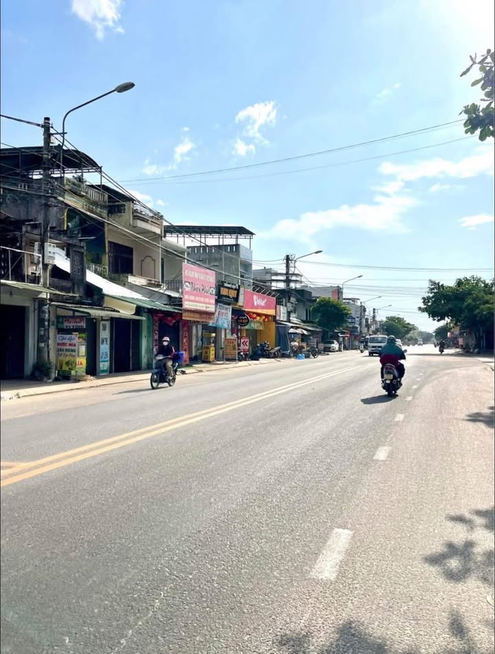 Nhà cấp 4 mặt tiền đường Võ Nguyên Giáp, Quảng Ngãi 150m² giá 2.2 tỷ - Chính chủ cần bán gấp!