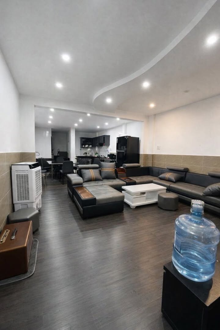 Nhà 2 tầng Bàu Cát 2, Tân Bình 105m² giá 8.45 tỷ - Tiện ích đầy đủ, sẵn sàng ở ngay!