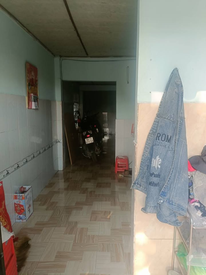 Nhà 2 tầng Vườn Lài An Phú Đông 50m² giá 1.8 tỷ - Hẻm xe Honda rộng rãi!