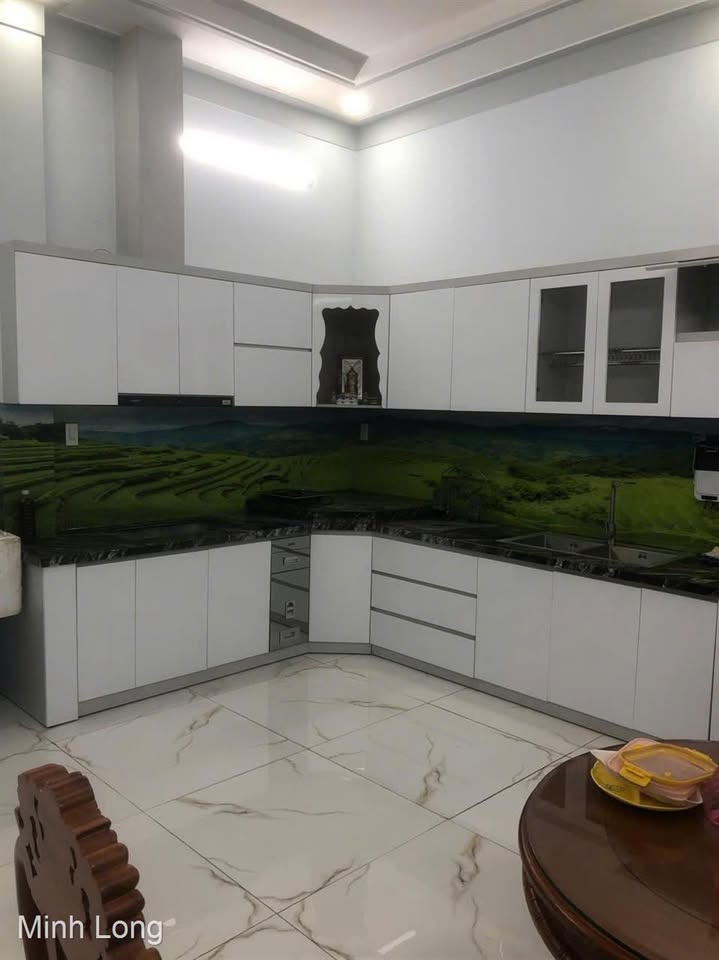 Nhà mặt tiền đường Lê Thị Hà, Hóc Môn 200m² giá 15 triệu - Phù hợp kinh doanh và sinh sống!