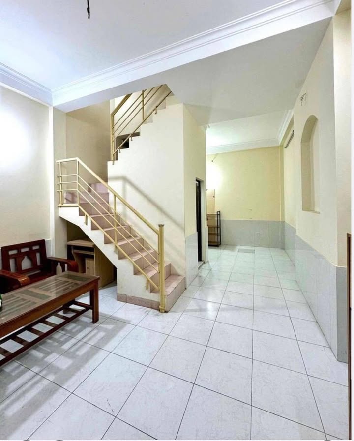 Nhà cho thuê tại Ngõ 250 Tân Mai, Hoàng Mai - 30m² giá 8,5 triệu - Sẵn sàng vào ở!