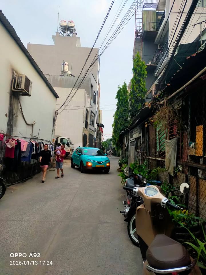 Nhà hẻm xe hơi Lê Trọng Tấn 30m² giá 3 tỷ - Sẵn sàng vào ở ngay!