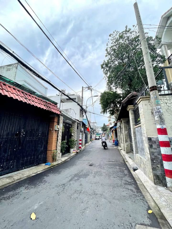 Nhà mặt tiền Lý Tuệ, Tân Quý 1072m² giá 9.5 tỷ - Vị trí đắc địa, tiện ích xung quanh!