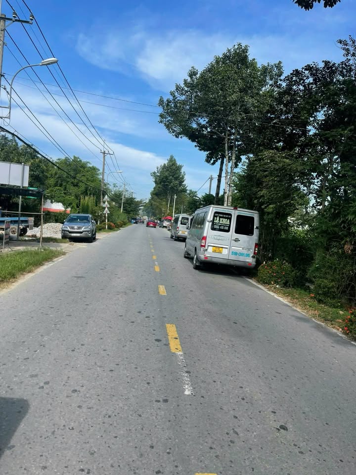 Đất thổ vườn 2000m² mặt tiền đường Trung Hưng, giá 2.4 tỷ - Đầu tư lý tưởng!