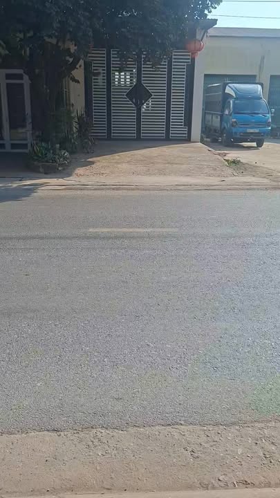 Nhà 3 tầng khu công nghiệp Tân Hưng 72m² giá 3 tỷ - Đầu tư sinh lời ngay!