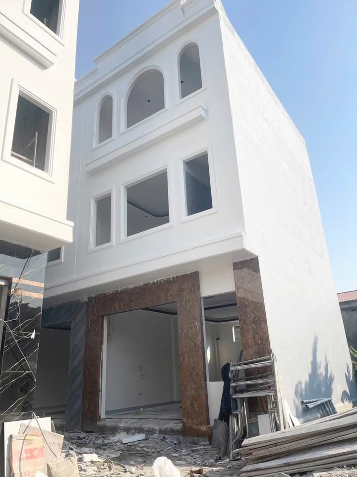 Nhà 3 tầng mới xây tại Chí Linh, 42m² giá 1.98 tỷ - Sẵn sàng đón Xuân!