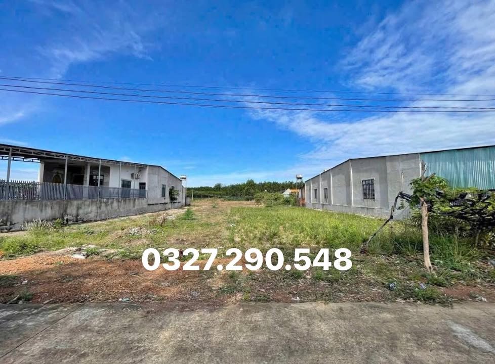 Đất nền mặt tiền Quốc Lộ 13, Chơn Thành 300m² giá 180 triệu - Cơ hội vàng cho Tết!